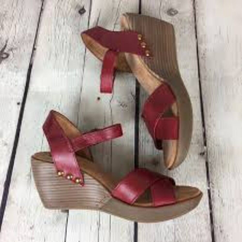 Lucky Brand - Red Clay (Brandy) Tumble leather wedge sandals - Size 8.5
